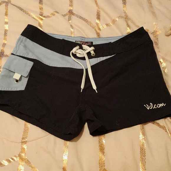 Volcom Other - VOLCOM summer Shorts/ swim sz3  w/ side pocket